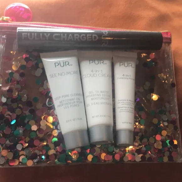 Pur | Travel size Cleanser, moisturizer, primer, and mascara(full size) bundle - Picture 3 of 3